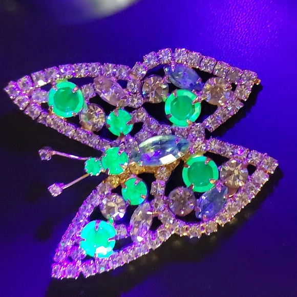 ALICE CAVINESS Green URANIUM GLASS Butterfly Vintage Glower Brooch Pin EVC - Picture 4 of 15